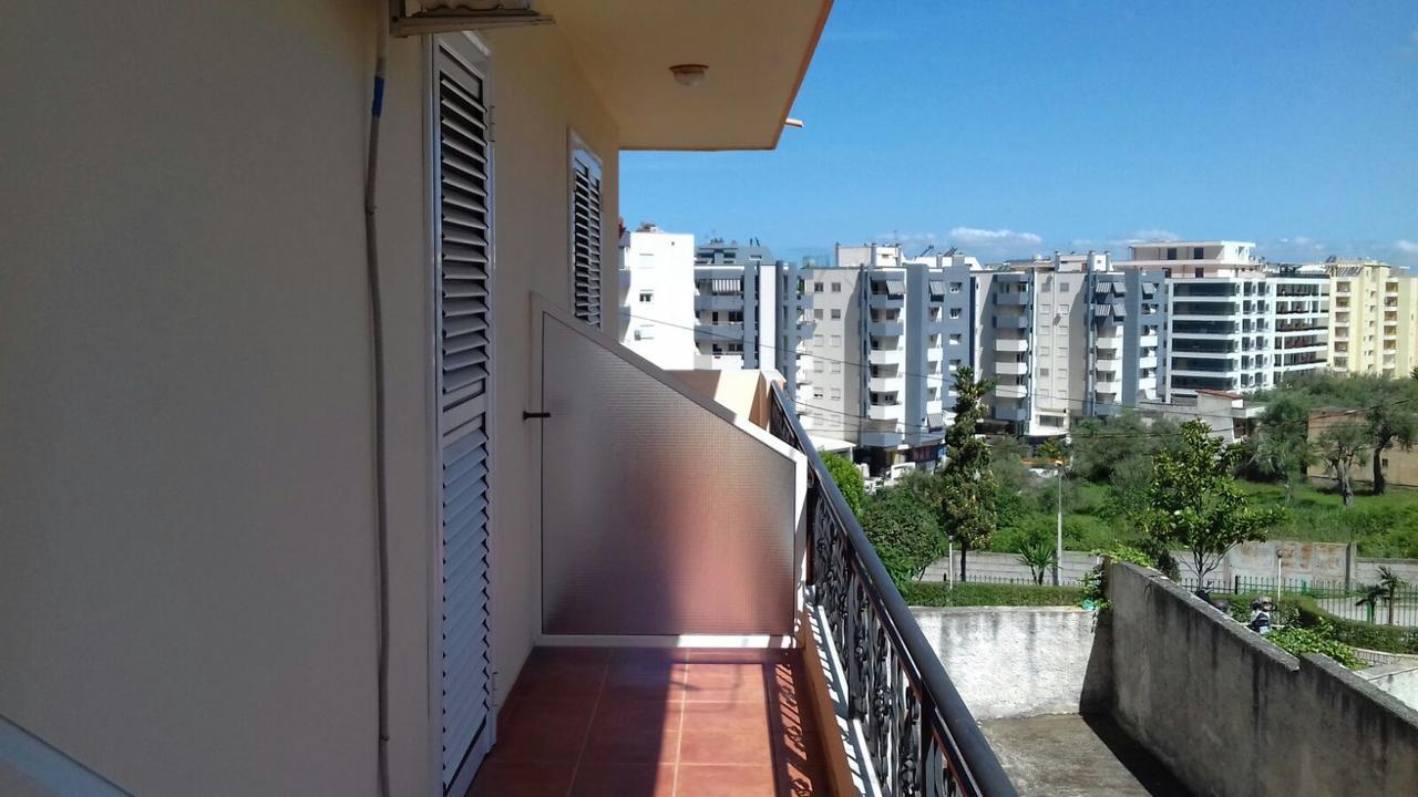 Vila Kristal Vlora エクステリア 写真