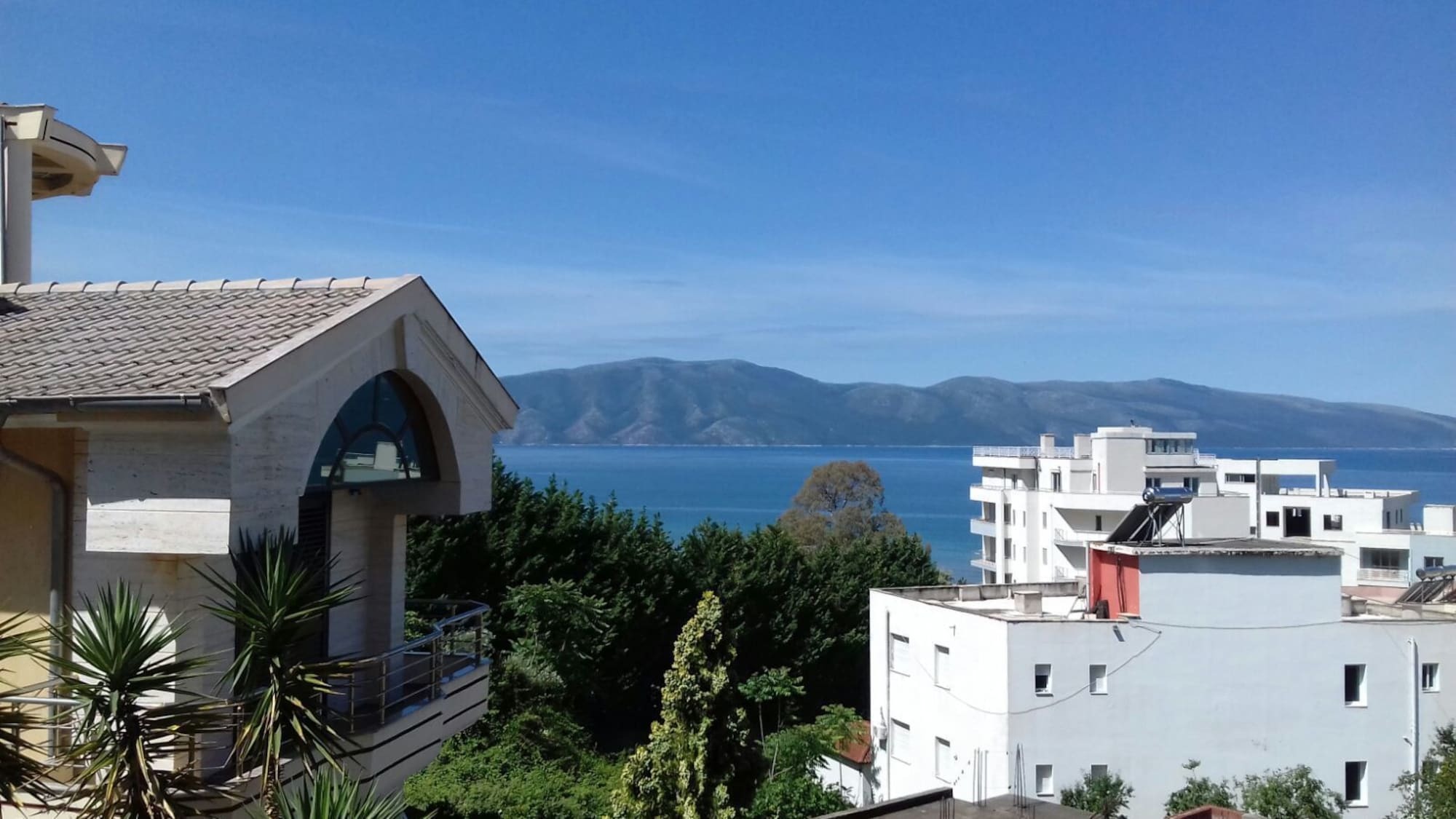 Vila Kristal Vlora エクステリア 写真